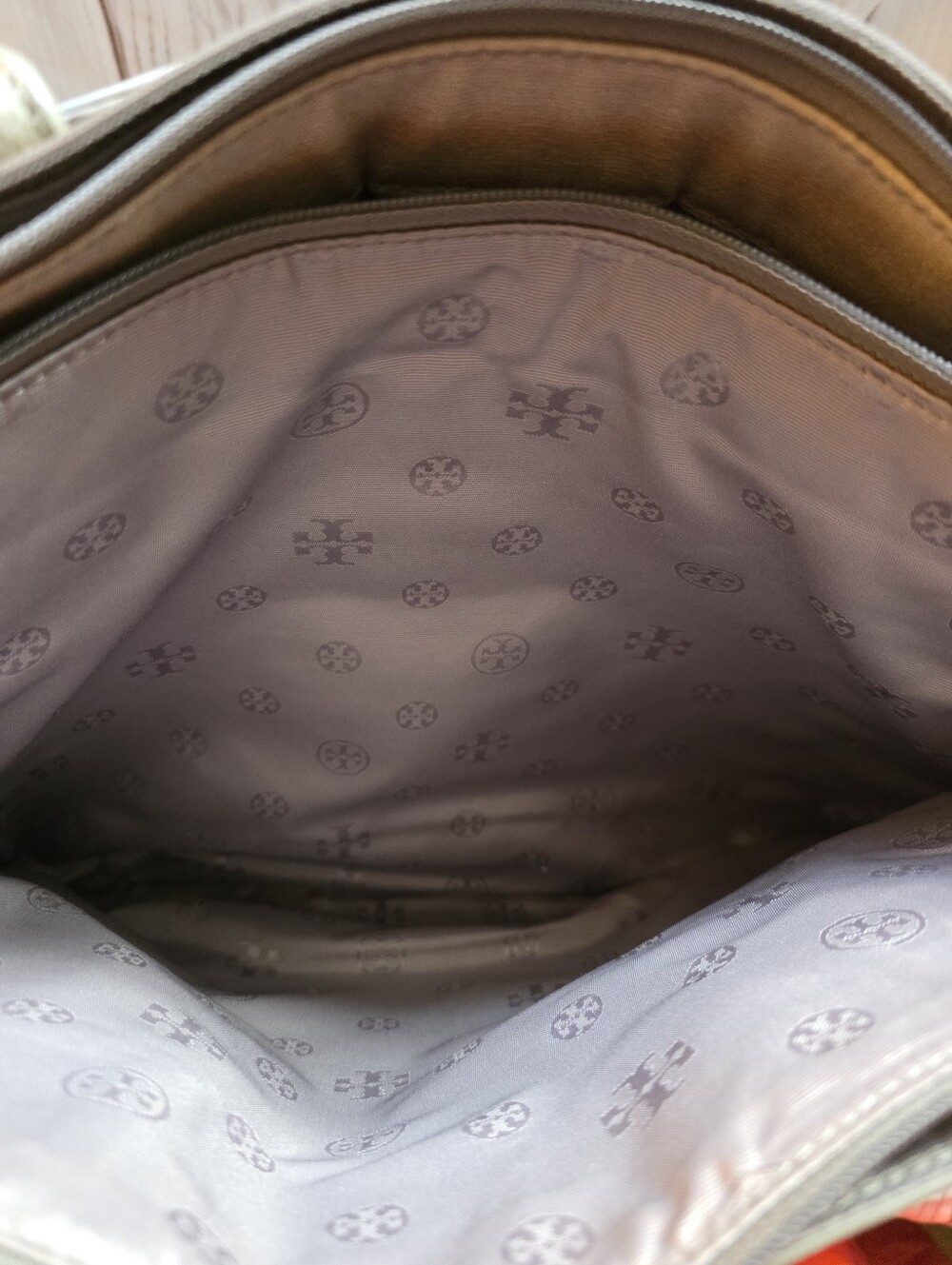 Tory Burch Ella Large Leather & Canvas Tote - Picture 7 of 15